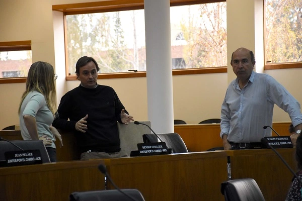 neuquen-concejo-deliberante-sesion-stilger-pelaez-bermudez-foto-mati-subat-MES_7398