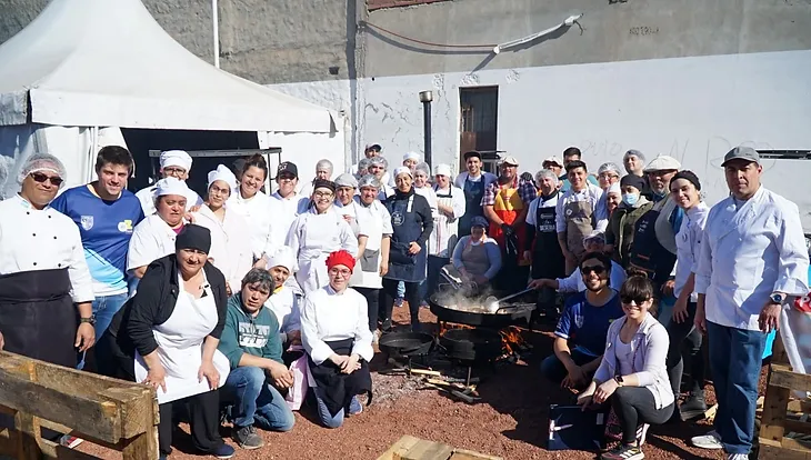 d64e78_91067daf71464c69be81fdc42d1ceaab~mv2 (1)