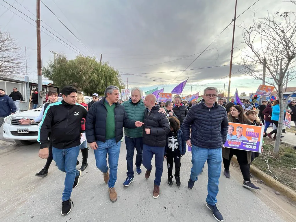 Plaza-Huincul-Larraza-Garcia-Rolando