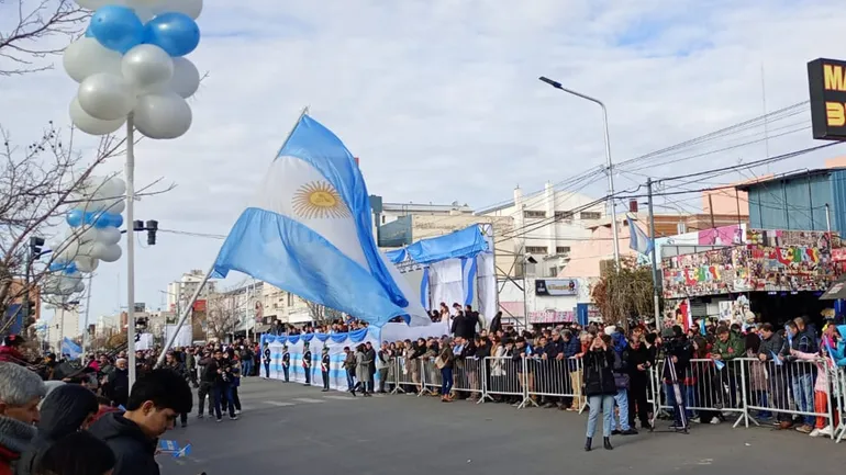 desfile-9-julio-neuquen