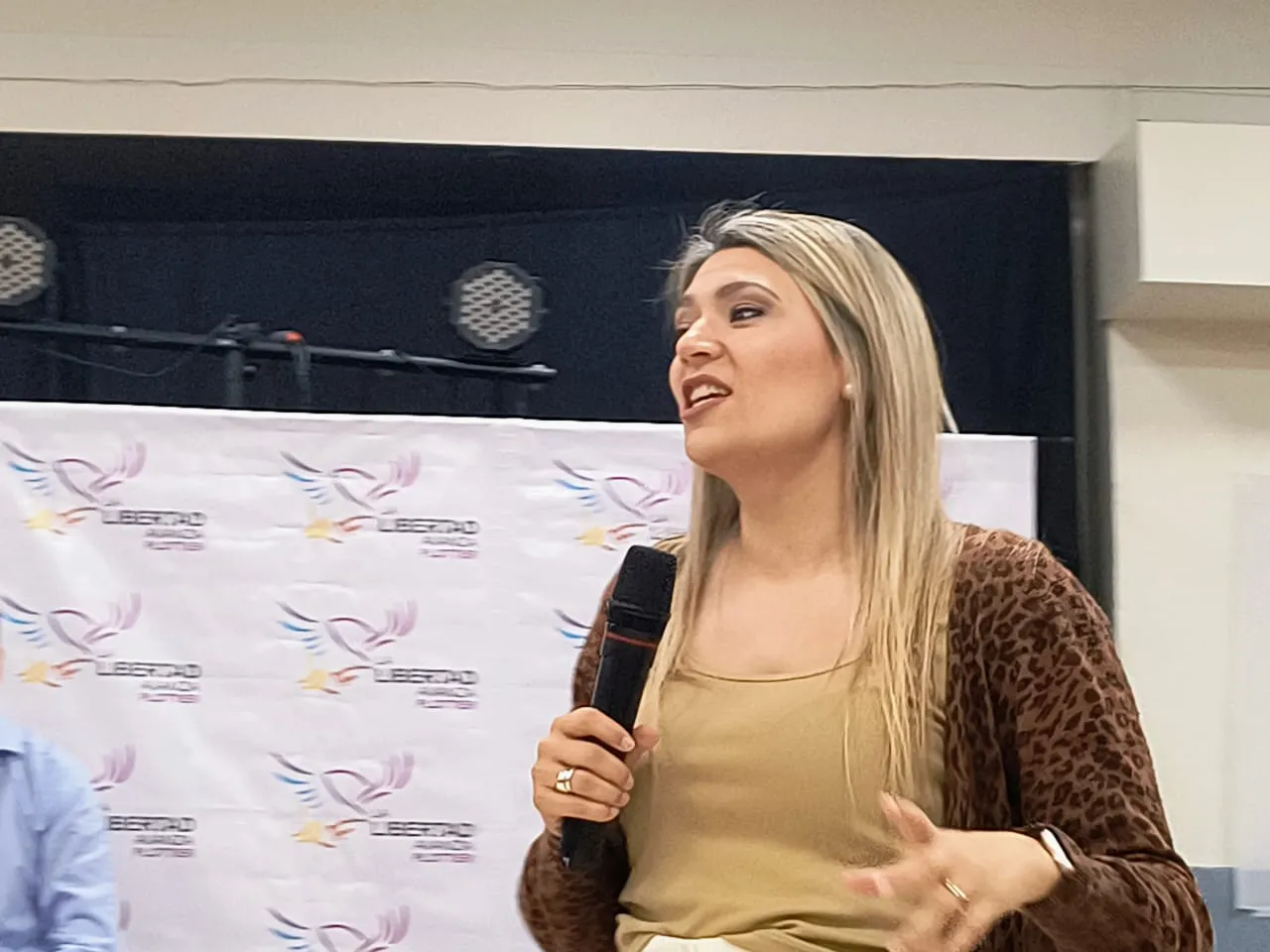 533f6b8e-be0b-464a-a6d8-82cdb66ad958