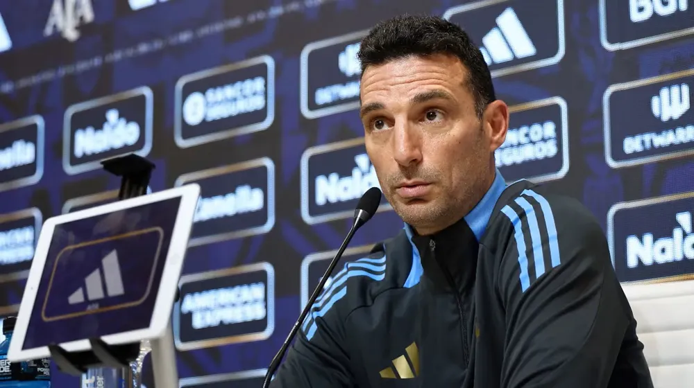 lionel-scaloni-define-la-formacion-de-la-seleccion-argentina-en-la-previa-del-partido-ante-ecuador-foto-reuters-ITFC2TTHANFATA6RWRZ4M54K64