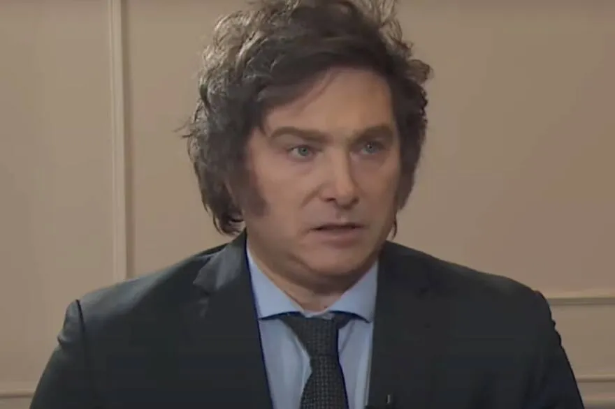 el-presidente-electo-javier-milei-durante-su-paso-L7JUEVMUJJAIRHL7FZAD4XCVV4