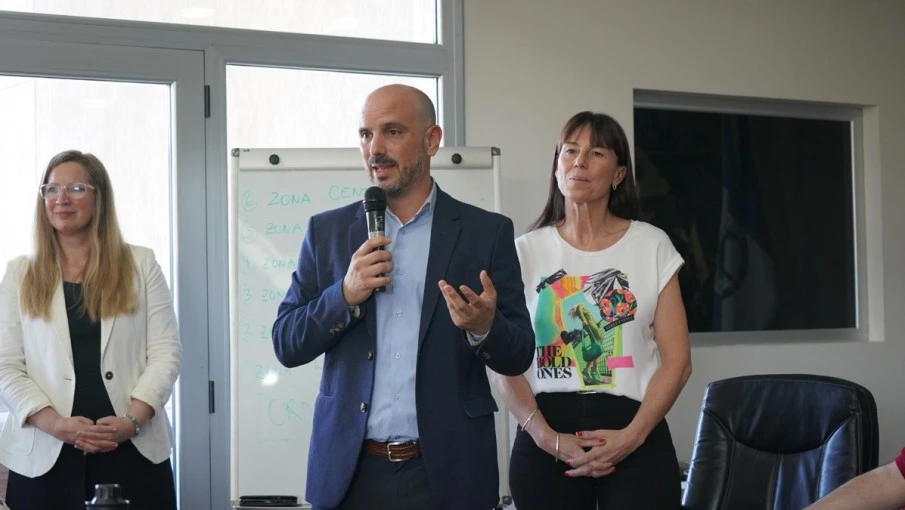 651b068c6c56f_905_510!