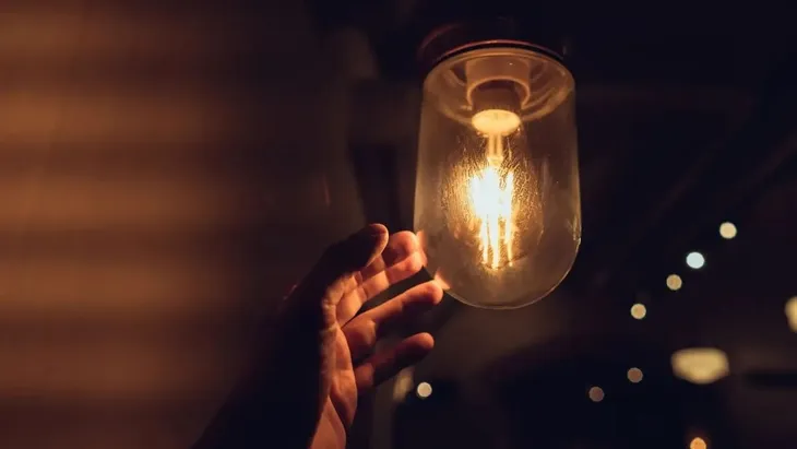 foto-luz-subsidio-energia-electricidadjpg