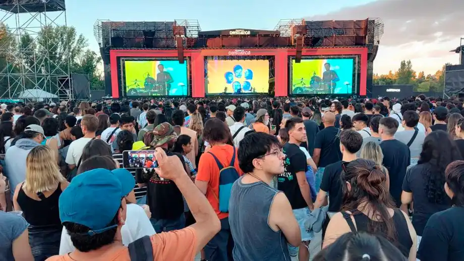 neuquen-fiesta-de-la-confluencia-dia2-foto-ceci-maletti-2230