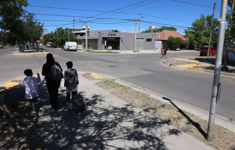sfp-escuela-67-colegio-y-predio-abandonado-que-vivin-personas-situacion-calle-correntoso-2