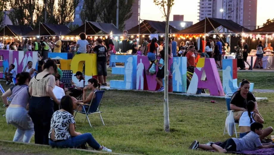 Feria-Emprende-Neuquen-Parque-Jaime-de-Nevares-foto-Ceci-Maletti-8