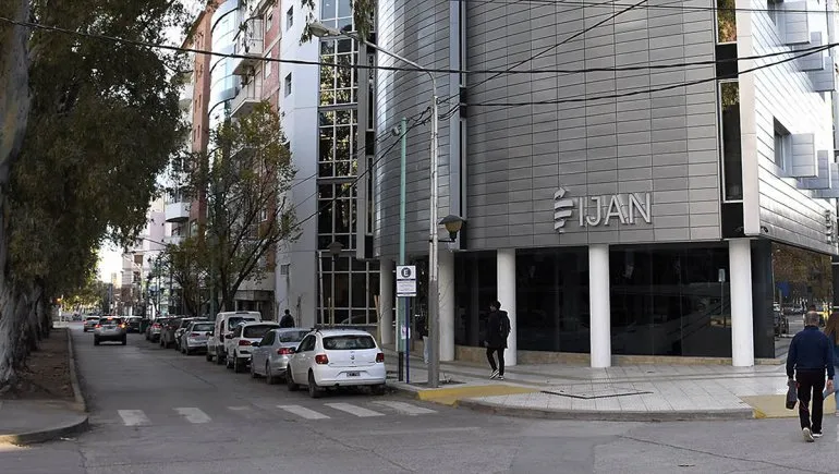 el-ijan-asistira-a-casas-de-loteriasjpg