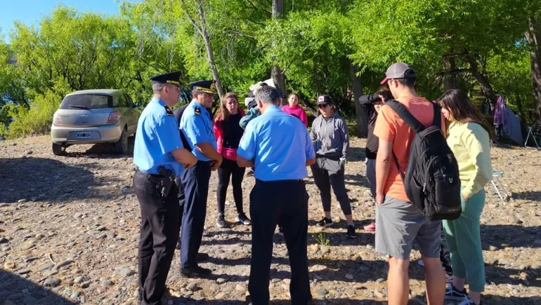 operativo-busqueda-pescador-piedra-del-aguila