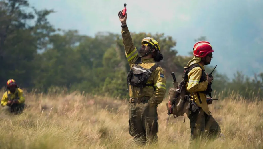 Incendio-Forestal-PN-Lanin-Valle-Magdalena-Brigadistas-gentileza-PN-Lanin-3