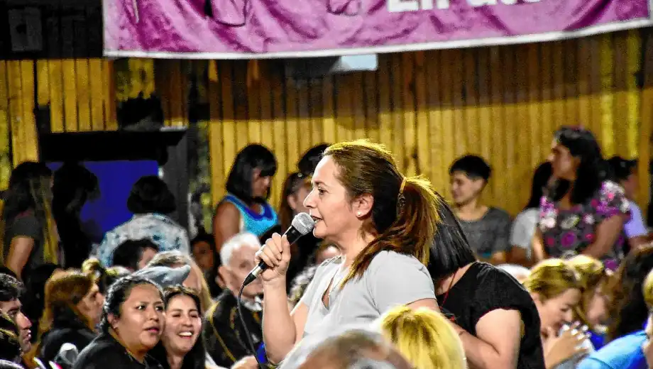 Neuquen-aten-asamblea-foto-Mati-subat-12