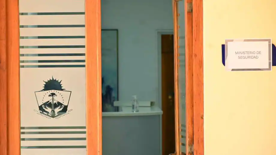 Neuquen-Casa-de-gobierno-El-gobernador-Figueroa-no-completo-la-estructura-de-los-ministerios-salto-10