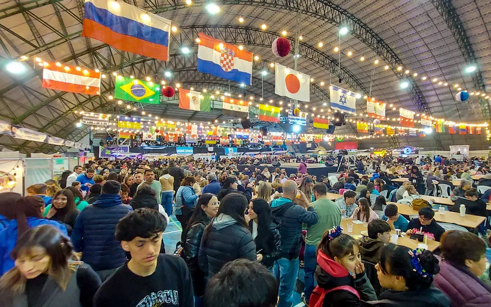 Primer-dia-de-la-Fiesta-Nacional-del-Inmigrante-y-las-colectividades-2024-3