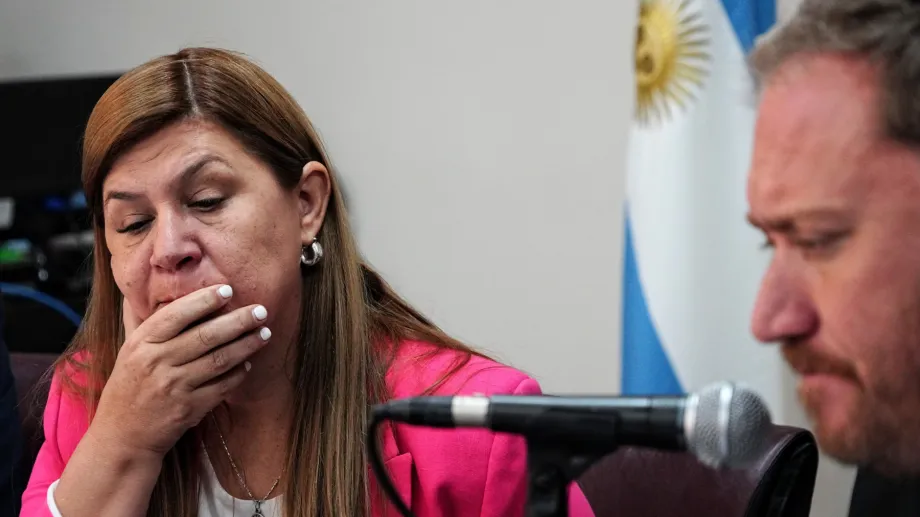 Neuquen-legislatura-gloria-Ruiz-expone-su-defensa-foto-Ceci-Maletti-10