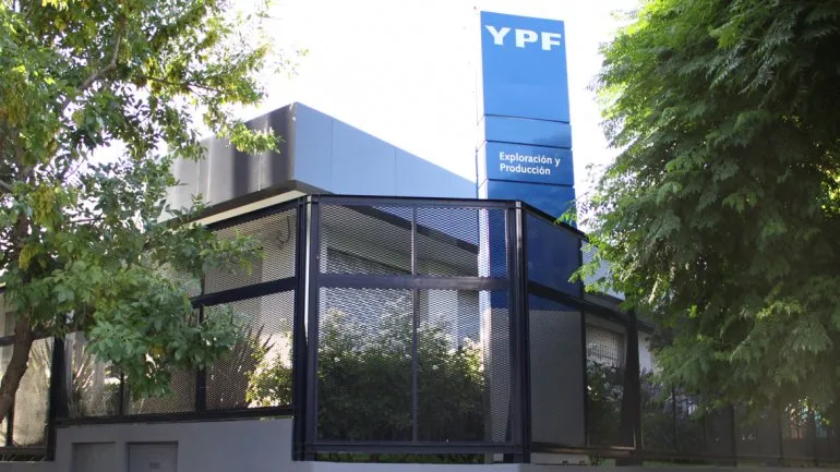 el-arco-kirchnerista-y-sindical-ira-hoy-la-sede-la-petrolera