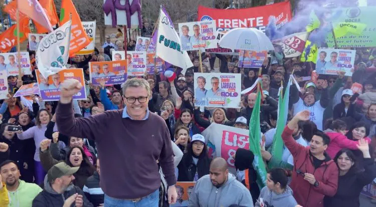 Plaza-Huincul-Larraza-Claudio-cierre-750x414