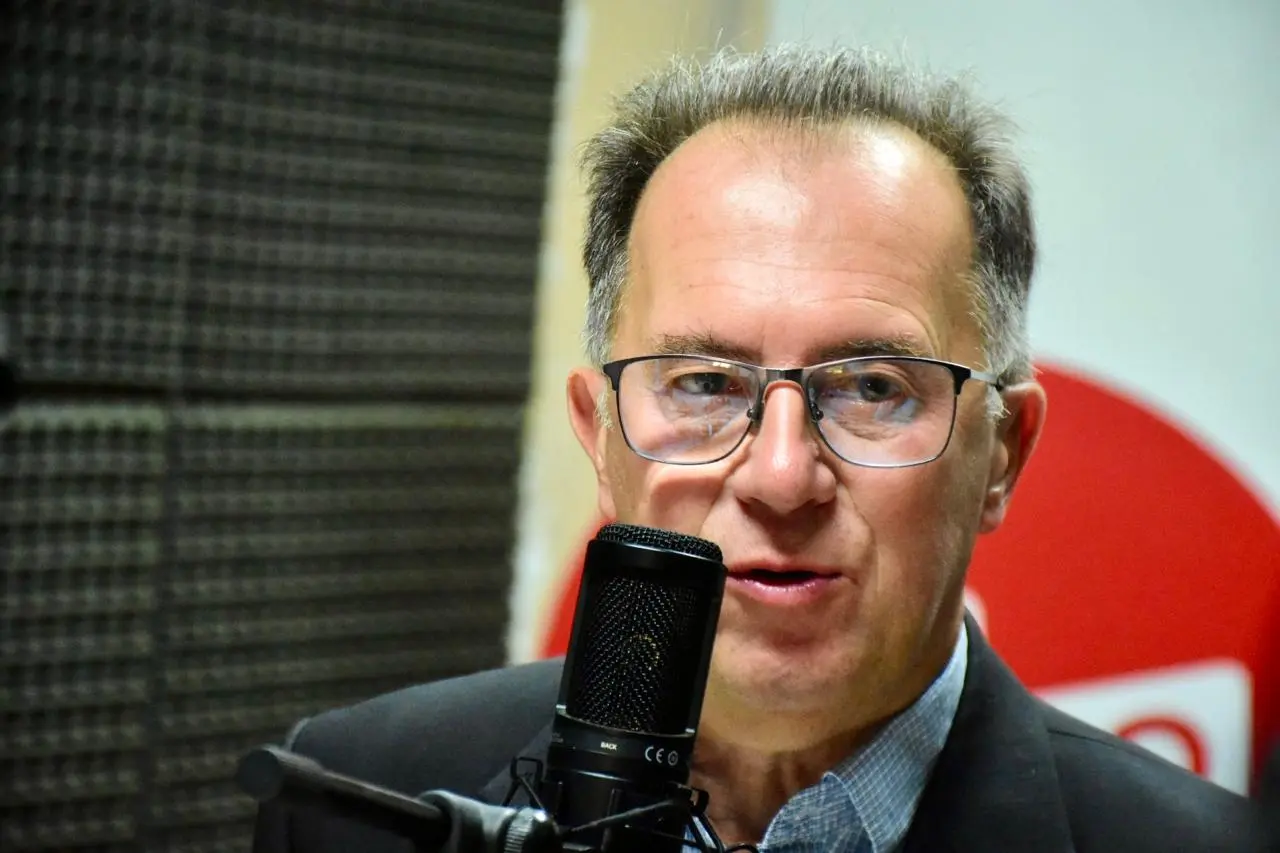 Neuquen-RN-radio-vos-al-aire-Luis-Bertolini-int-plottier-foto-mati-subat-6