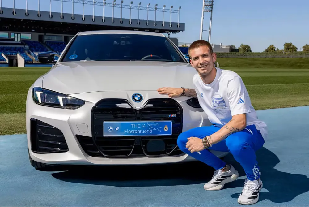 el-nuevo-auto-de-franco-mastantuono-foto-real-madrid-web-oficial-EWNVQYKLHBAMFLSU7SZGJWYYNQ