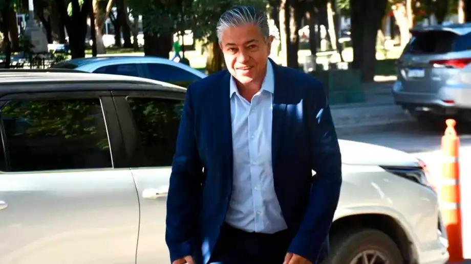 Neuquen-Figueroa-gobernador-primer-dia-foto-mati-subat-03