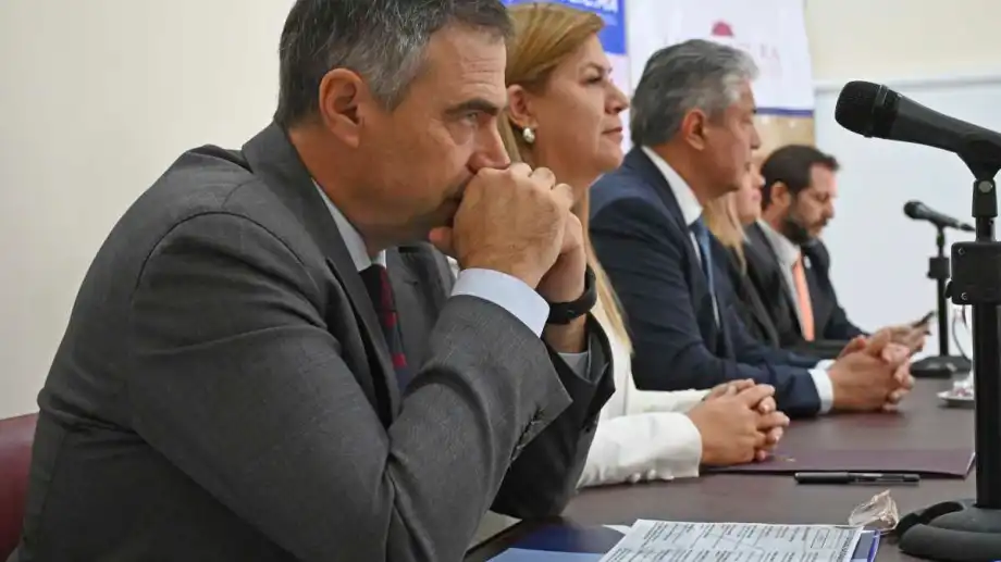 Neuquen-Jornada-nacional-de-consejos-de-la-magistratura-Mazieres-presidente-del-consejo-de-la-magistratura-salto-3